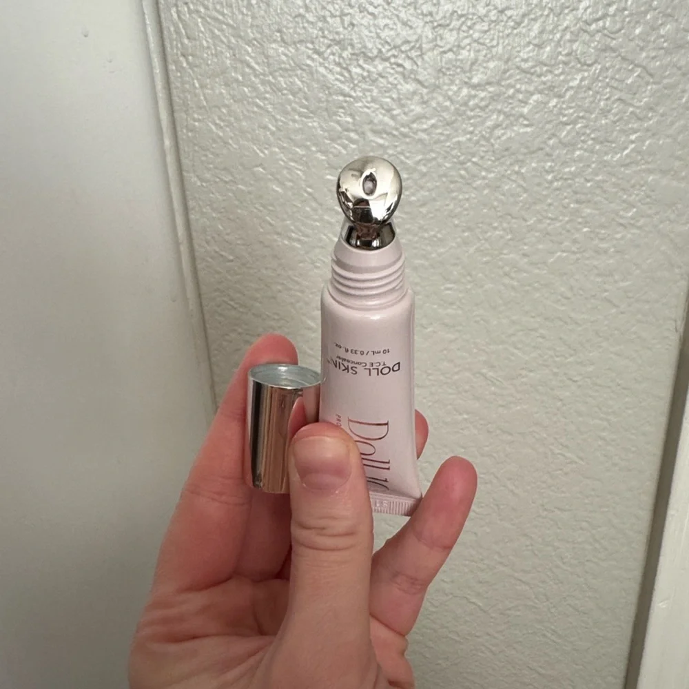 Doll 10 T.C.E. Super Coverage Concealer - Light